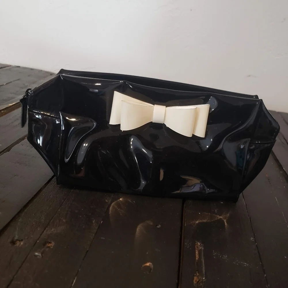 Forever 21 PVC Glossy Black Makeup Bag White Bow Toiletry Travel Cosmetic